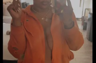 😍 ARE YOU FREE NOW DADDY 💋🥰 I ... - Image 1