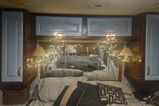 Ms L I'M SELLING MY MOTORHOME ... - Image 3