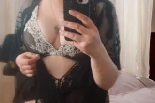 💦💋❤️Curvy porcelain redhead re... - Image 2