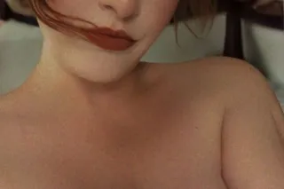 💦💋❤️Curvy porcelain redhead re... - Image 4