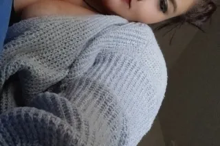 Tan, Curvy, & Full of Trouble… You Ready to Play 😏💋 - Image 5