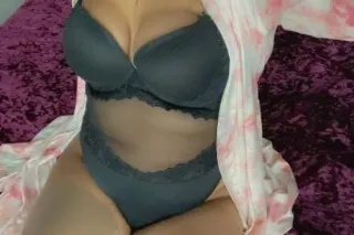 New In Town 👯♀Two Girls Availa... - Image 4