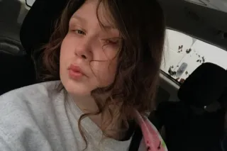 Cum see this sexy bombshell👅 -... - Image 2