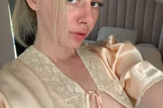 Sensational Tight Blonde - 24 - Image 1