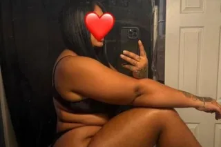 Hi, I'm a Latina girl availabl... - Image 2