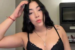 latina ardiente 🔥cariosa😘fotos... - Image 1