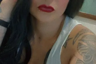 sexy Gia ready to rock and rol... - Image 1