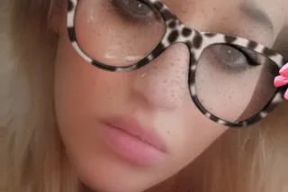 “Craving a filthy, no-limits blonde who’ll drain you dry tonight 😈💦 Your wallet & balls are about to thank me.” - Image 5