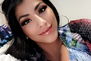 sexy Latina - Image 2