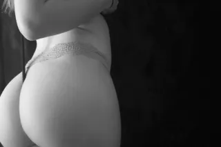 LATE VALENTINE'S SPECIAL 💋 FAC... - Image 1