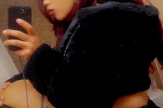 light skinned thick big booty good head and pussy 🍑💦👅 - Image 5