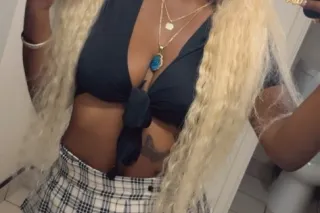 ITS Chanel the brat I love to ... - Image 2