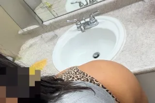 Latina - 24 - Image 1