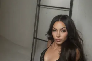 Brazilian Bombshell✨ - 22 - Image 1