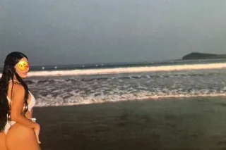 caliente esperandote papi 💦👅💋💋 - Image 1