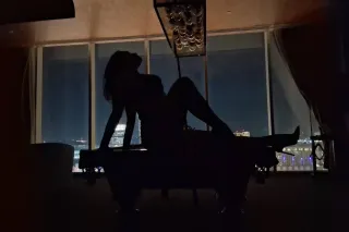 Highly review, classy lady. - Image 5