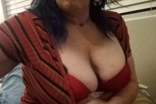 Busty,Beautiful & Experienced!... - Image 4