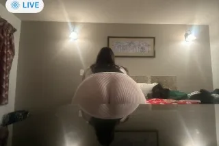 You're secrect escape pretty b... - Image 1