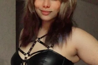 Latina Mami Full Service SPECI... - Image 1