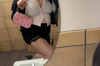 Sexy, Busty, and FREAKY 💋 Don't miss me 2/18-2/21! - Image 5