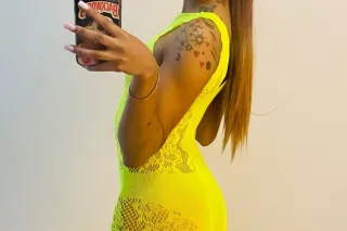 this sexy lightskin is always available❤ - Image 8