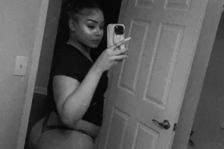 💋Famous💋 - Image 1