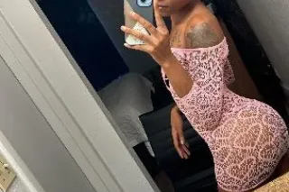 Pretty little slutt 😘😝 - 23 - Image 1