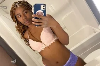 Special offer TONIGHT ONLY 👅🤫F... - Image 2