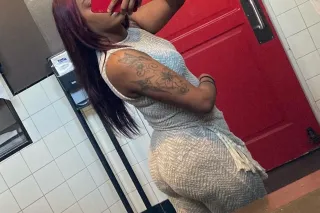 😻💦 it’s been raining all week 🌧 perfect weather to stay in and get a little naughty 😈 🔥 - Image 9