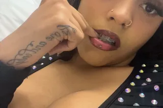 THE BIGGEST 🍑 IN TOWN - 21 - Image 3