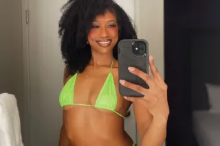 Simone -- Relax. Laugh. Be yourself - Image 5