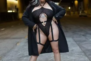 The Queen is back in San Diego... - Image 4