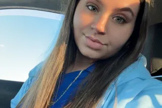 Big Booty YT girl looking for quick fun 🩷 easy and outgoing very much to the point. respectful and classy 🍷 expect the same in return 🫶🏼 - Image 2