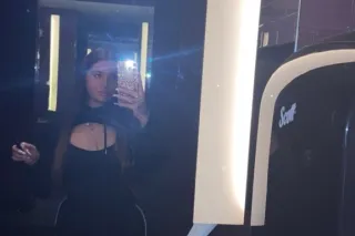 Big Booty YT girl looking for quick fun 🩷 easy and outgoing very much to the point. respectful and classy 🍷 expect the same in return 🫶🏼 - Image 3