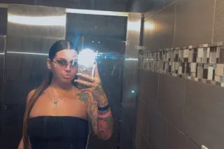 Big Booty YT girl looking for quick fun 🩷 easy and outgoing very much to the point. respectful and classy 🍷 expect the same in return 🫶🏼 - Image 5