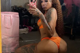 BACK IN TOWN👀💕 wanna have some fun come see abt this throat daddy! 👅 2 girl also available! - Image 10