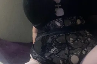 Simple Sweet Sensation of Lady... - Image 1