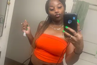 hey im your young and sweet he... - Image 4