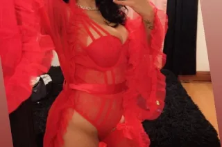 Sexy Wet Cutie Ready To Play 😍... - Image 4