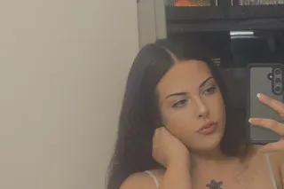 thicc and curvy bombshell😛 - Image 6