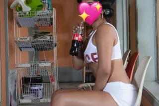 🚨 💖🎀Pretty Hawt And Tempting 🎀... - Image 2