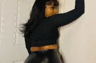 Famous - 25 - Image 1