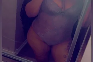 Slim Waist, THICK ASS 🫰🏽 - 27 - Image 1