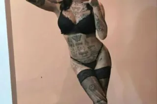 🍑Tatts babe 🍍🍑Big Ass Availabl... - Image 1