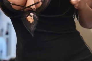 SEXY EBONY BIG BOOTY Curvy 🥰😘 ... - Image 1