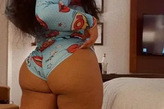 party and play Super freak 👌🏽😘... - Image 1