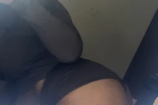 2 girl available now - 23 - Image 1