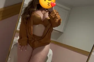 ✨😍 Sexy Real Natalia In Melvil... - Image 1