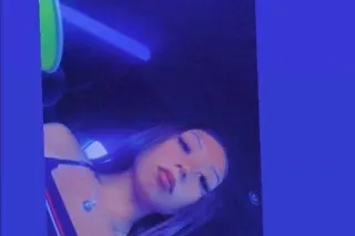 facetime shows only. no dates.2 girl special - Image 9