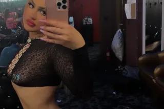 😍🍑 ITALIAN BOMBSHELL WITH SUPE... - Image 4